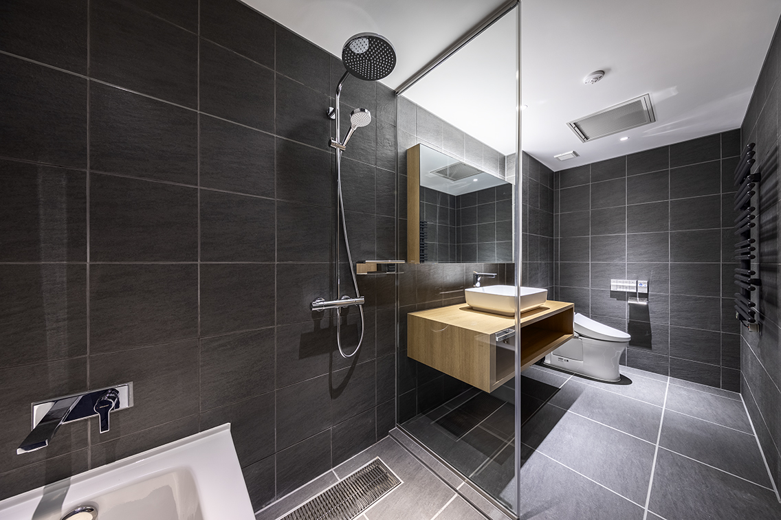 Fenix Furano Standard Bathroom (Nov 2020)